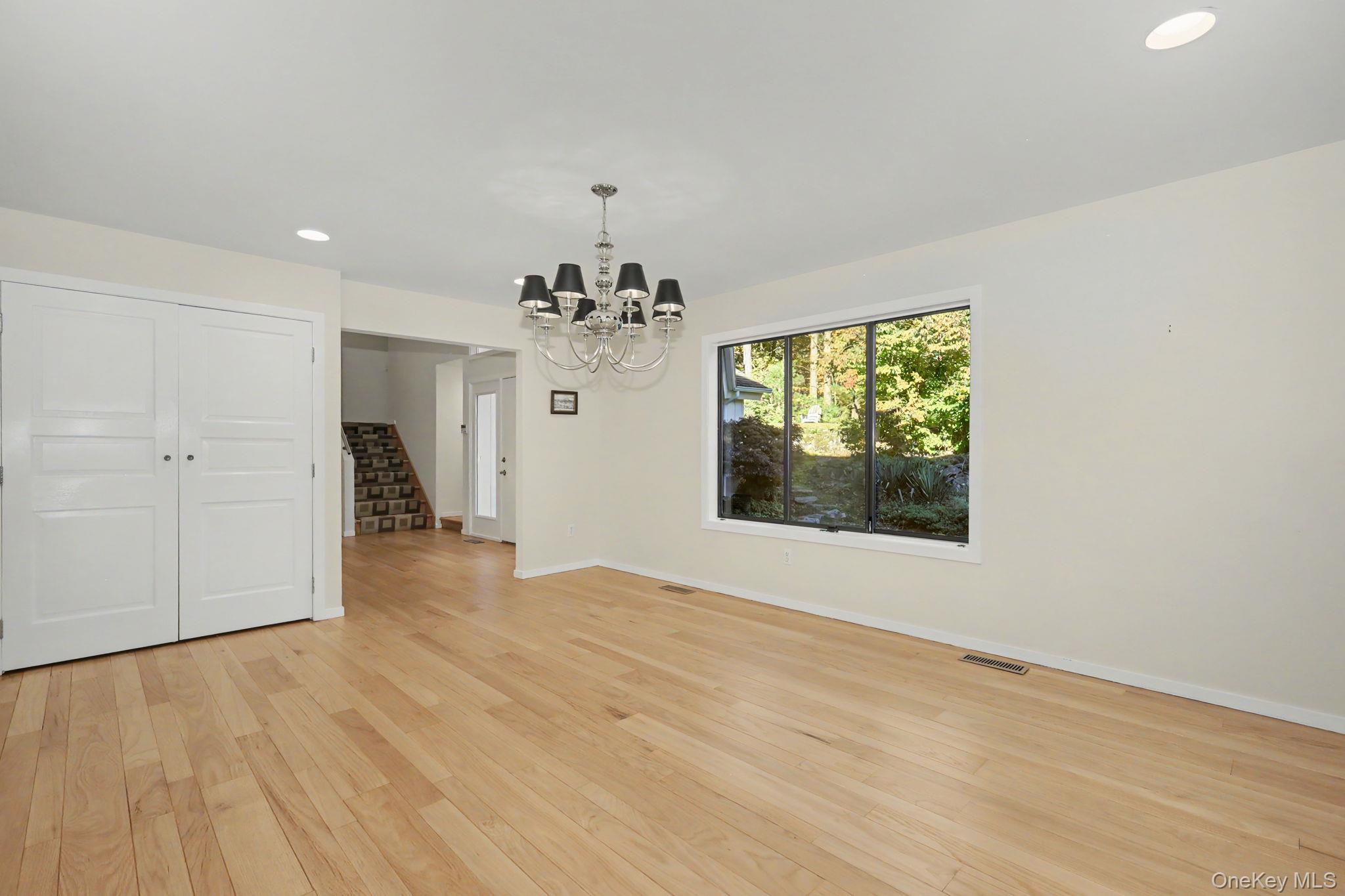 4 Stone Hollow Way Property Photo 9