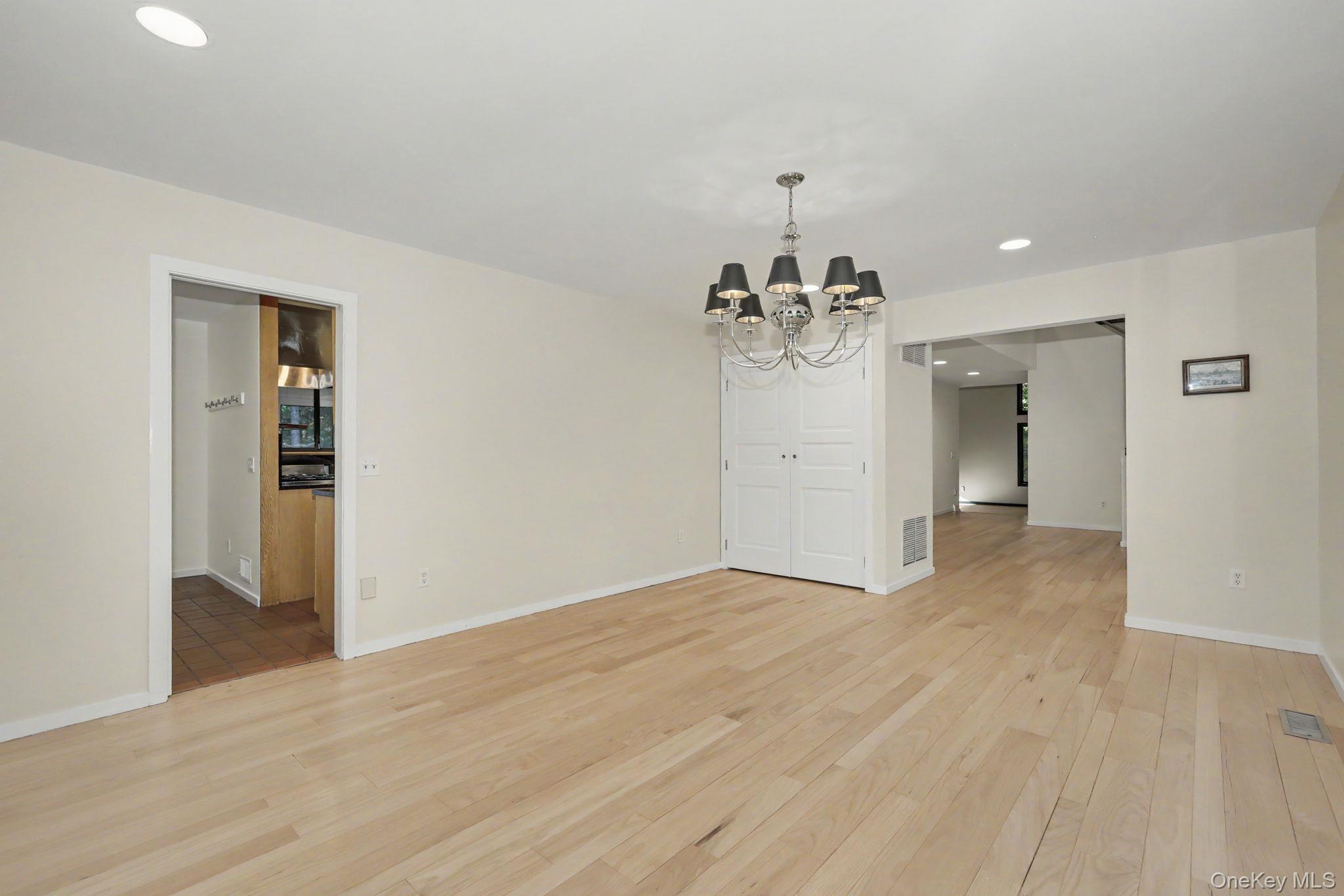 4 Stone Hollow Way Property Photo 10