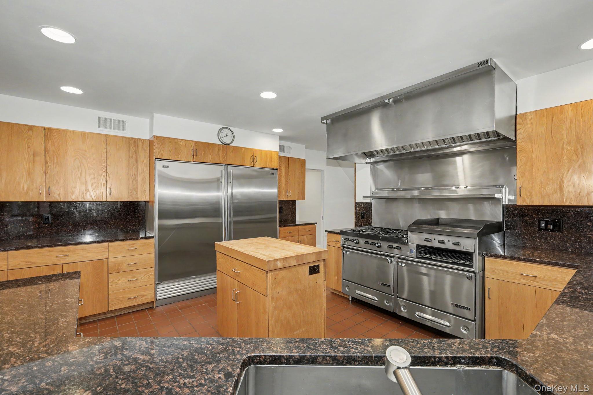 4 Stone Hollow Way Property Photo 12