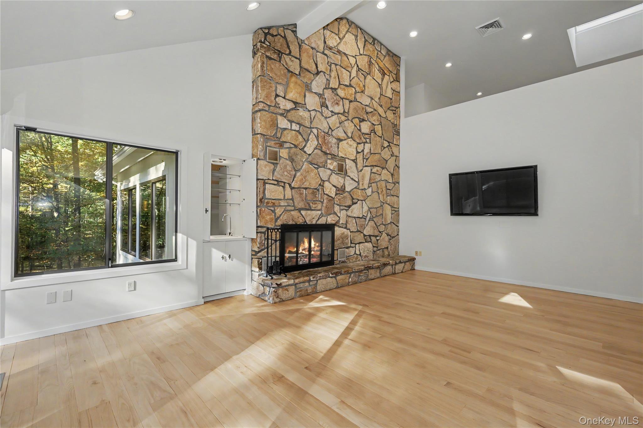 4 Stone Hollow Way Property Photo 16