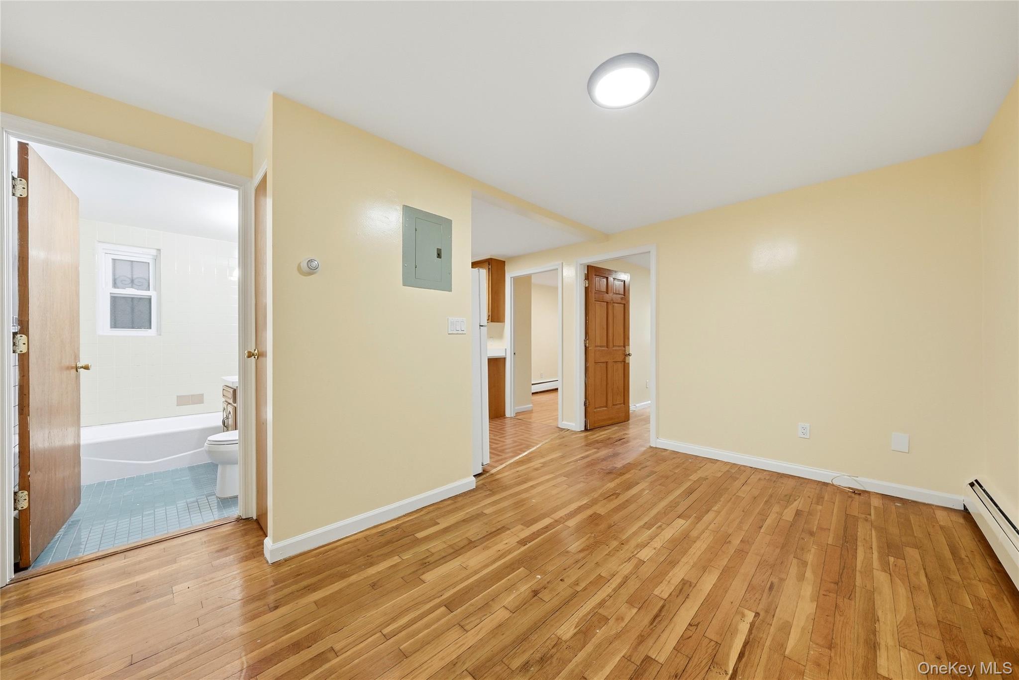 1012 E 233rd Street Property Photo 4