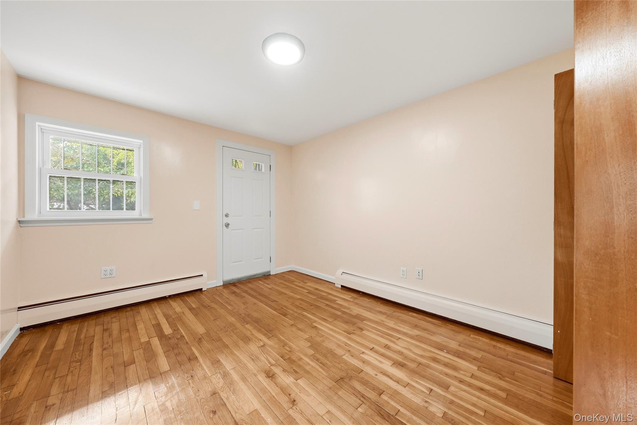 1012 E 233rd Street Property Photo 9
