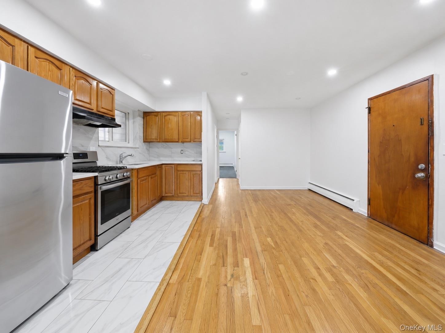 1012 E 233rd Street Property Photo 14