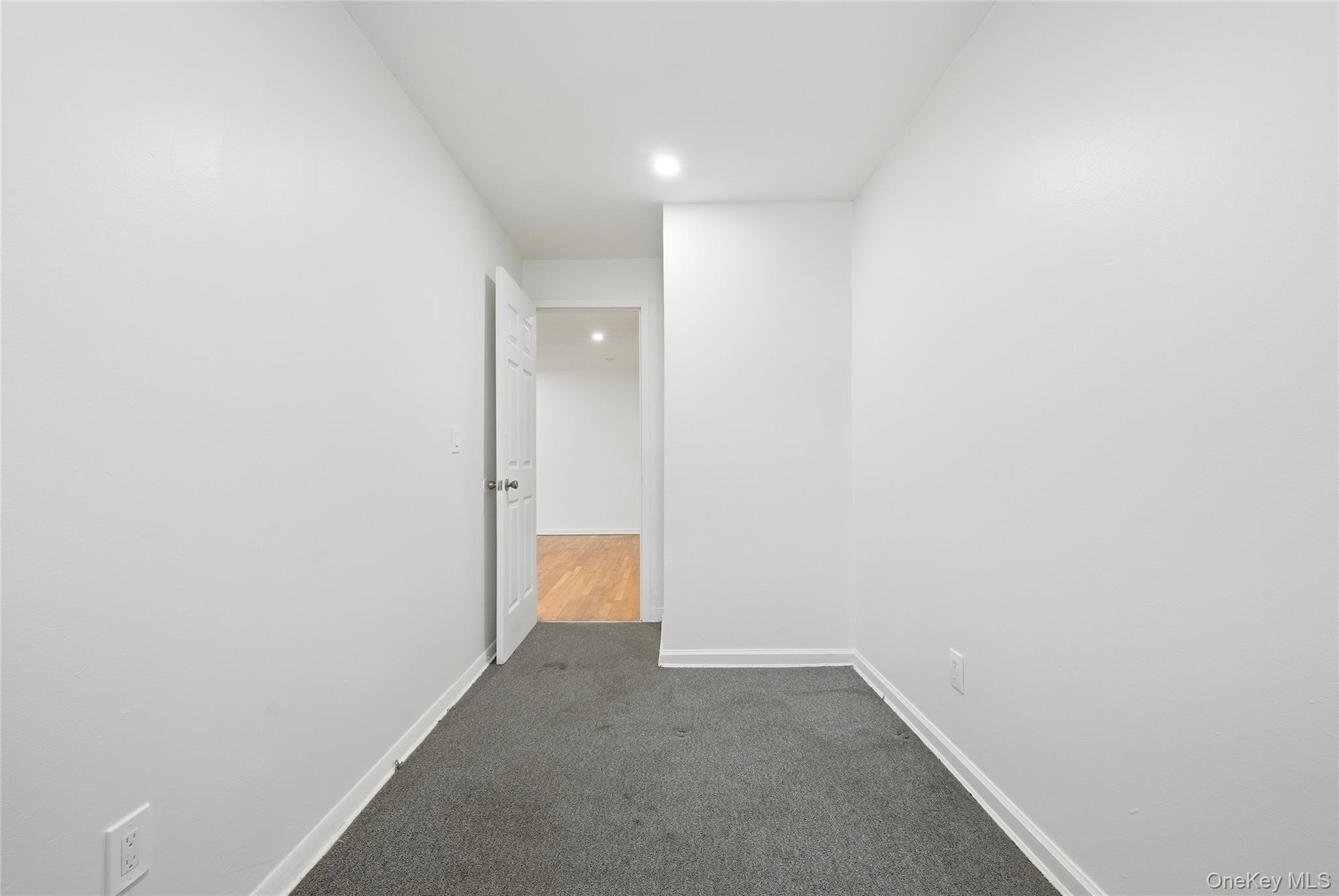 1012 E 233rd Street Property Photo 17