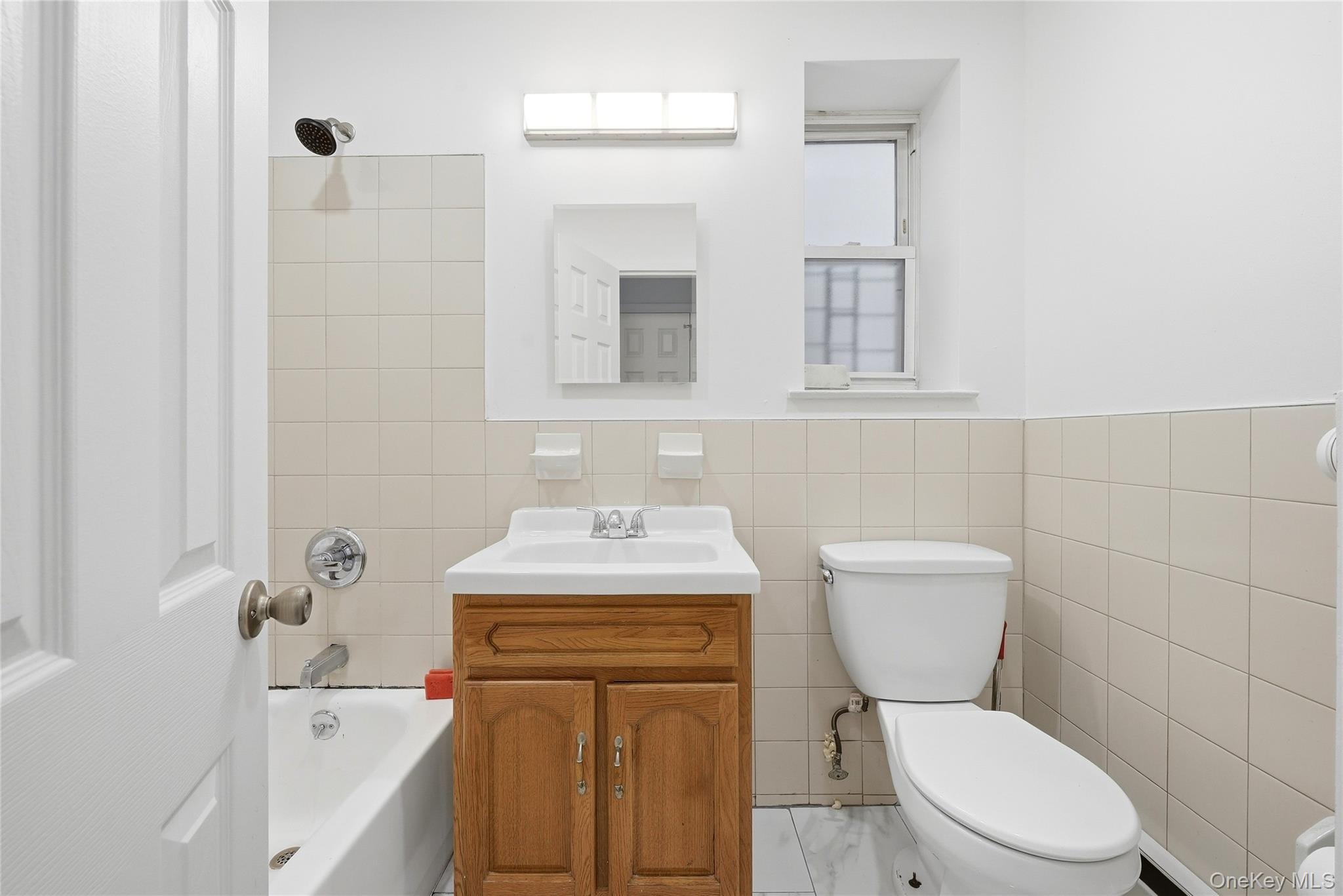 1012 E 233rd Street Property Photo 18