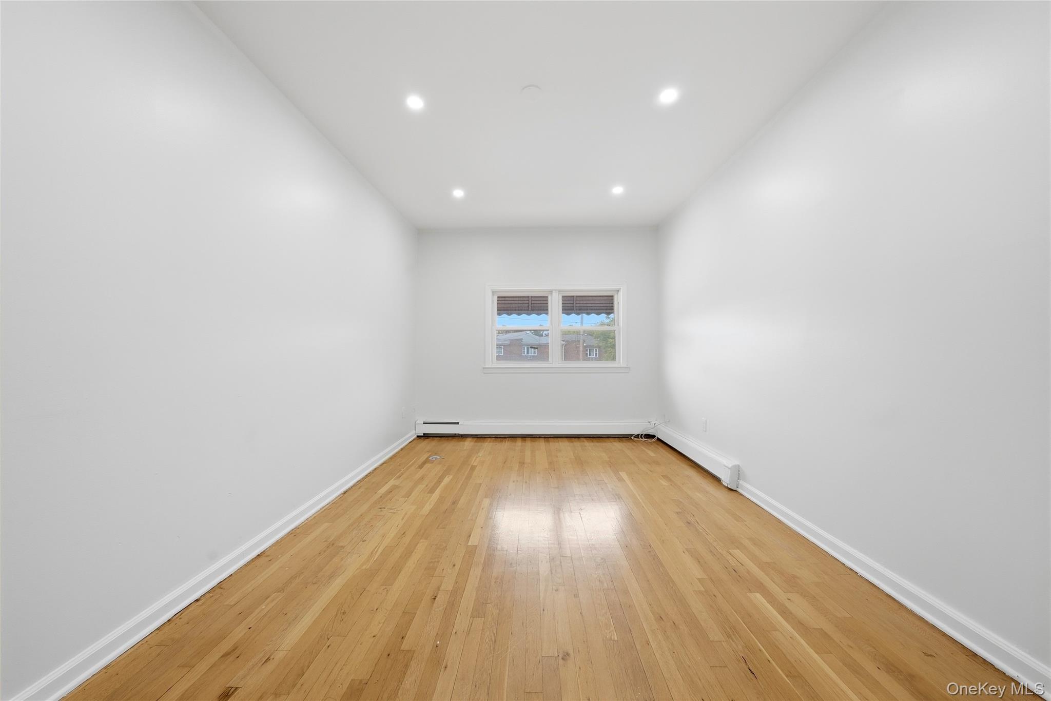 1012 E 233rd Street Property Photo 27