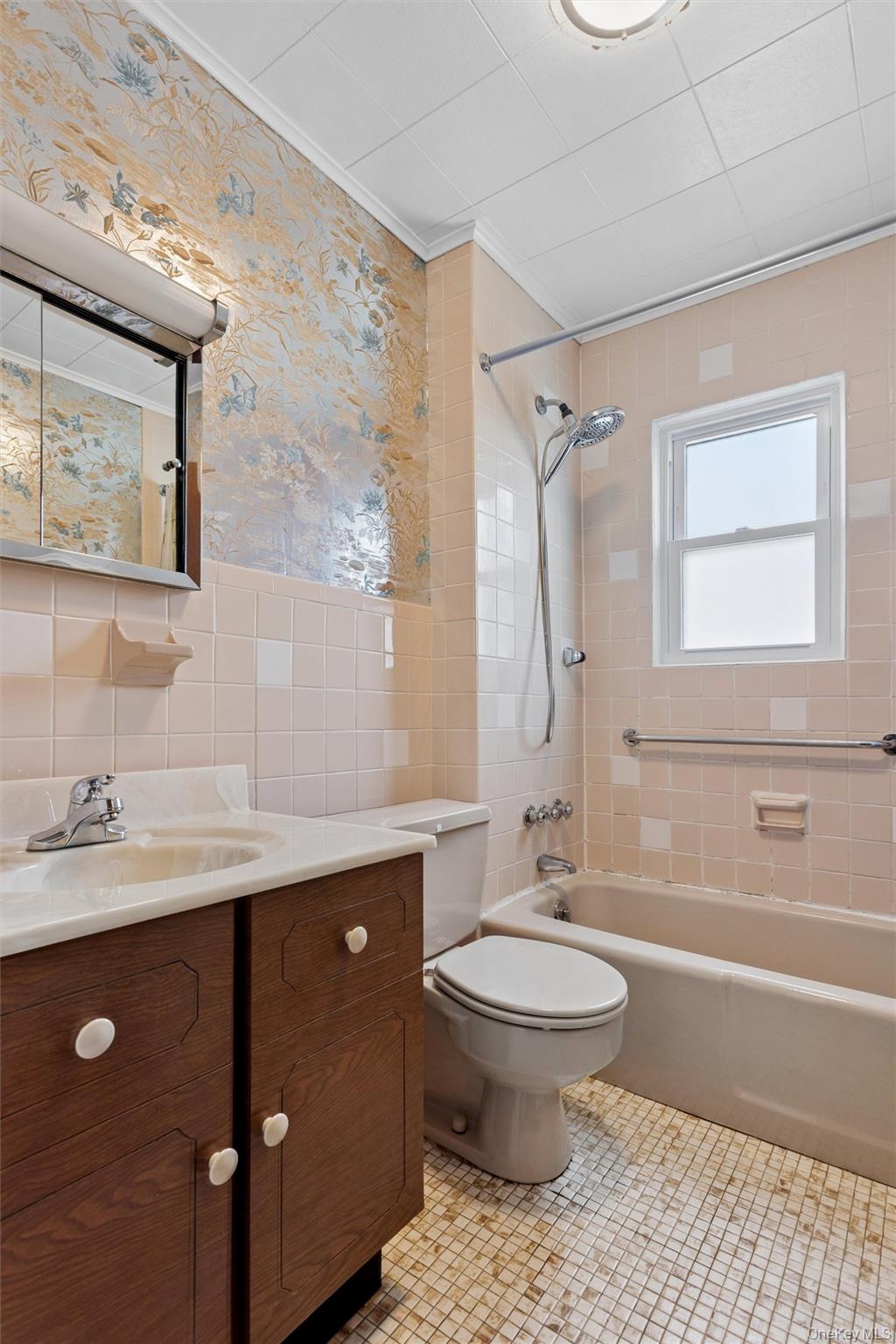 93-27 207th Street Property Photo 10