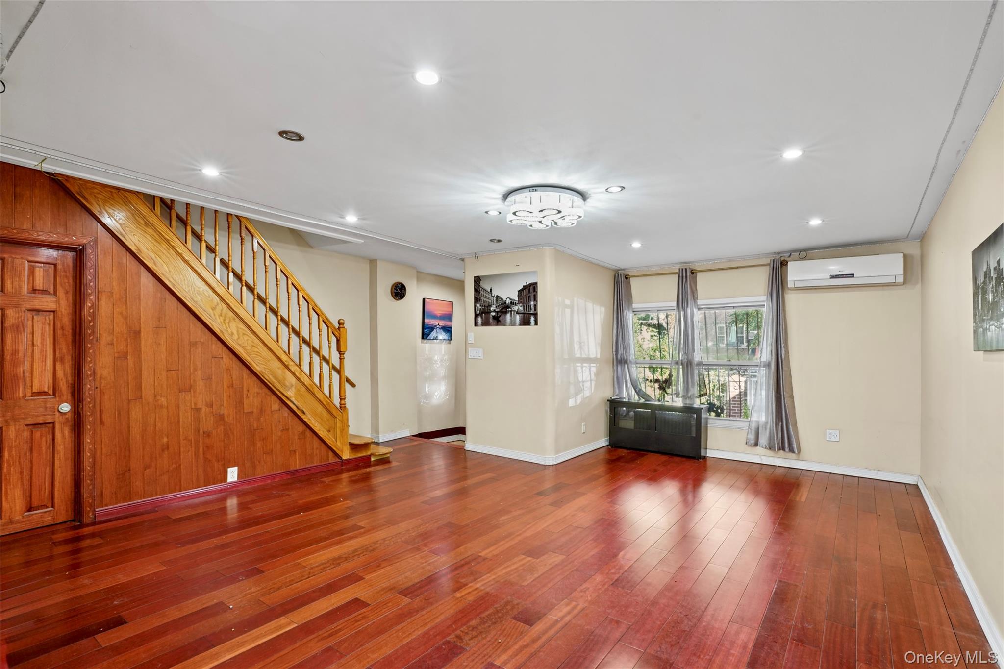 4826 63rd Street Property Photo 2