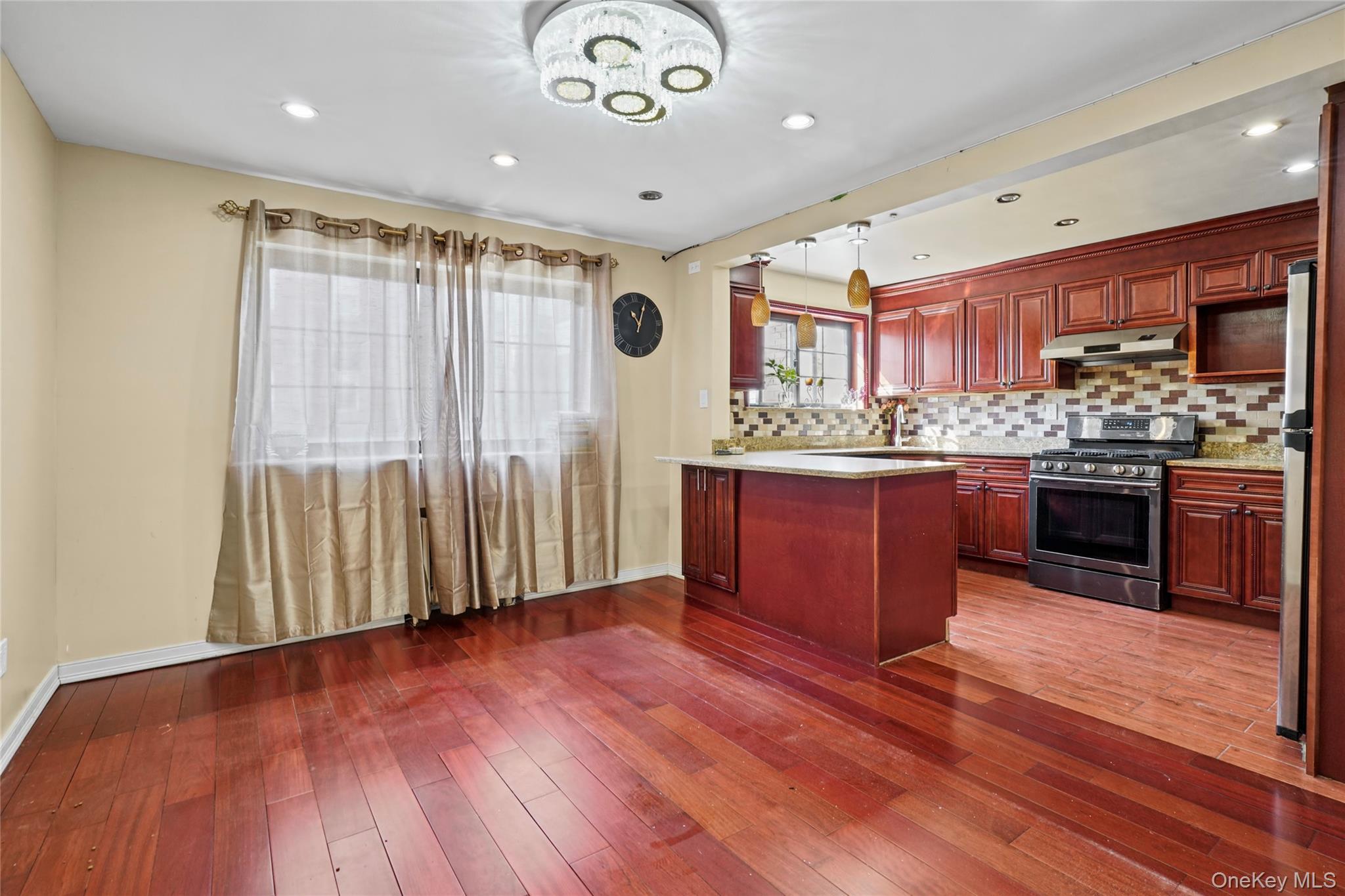 4826 63rd Street Property Photo 6