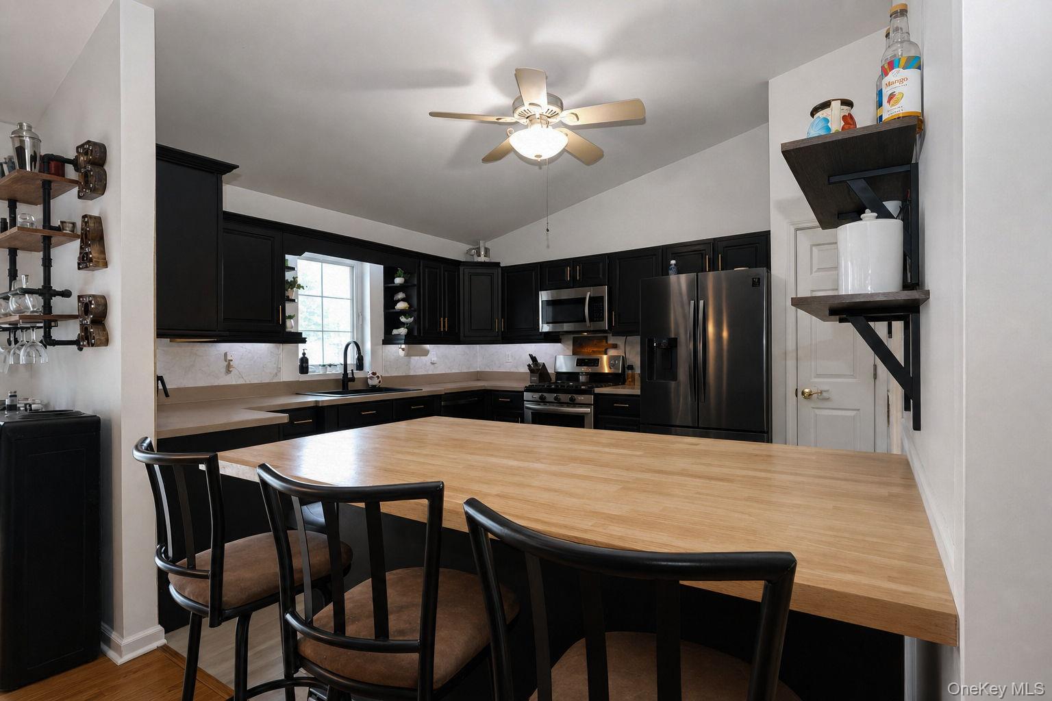 41 Mt Hope Avenue Property Photo 8