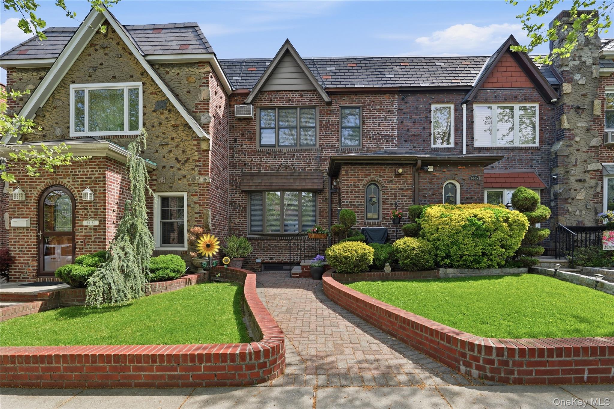 6483 83rd Place Property Photo 1