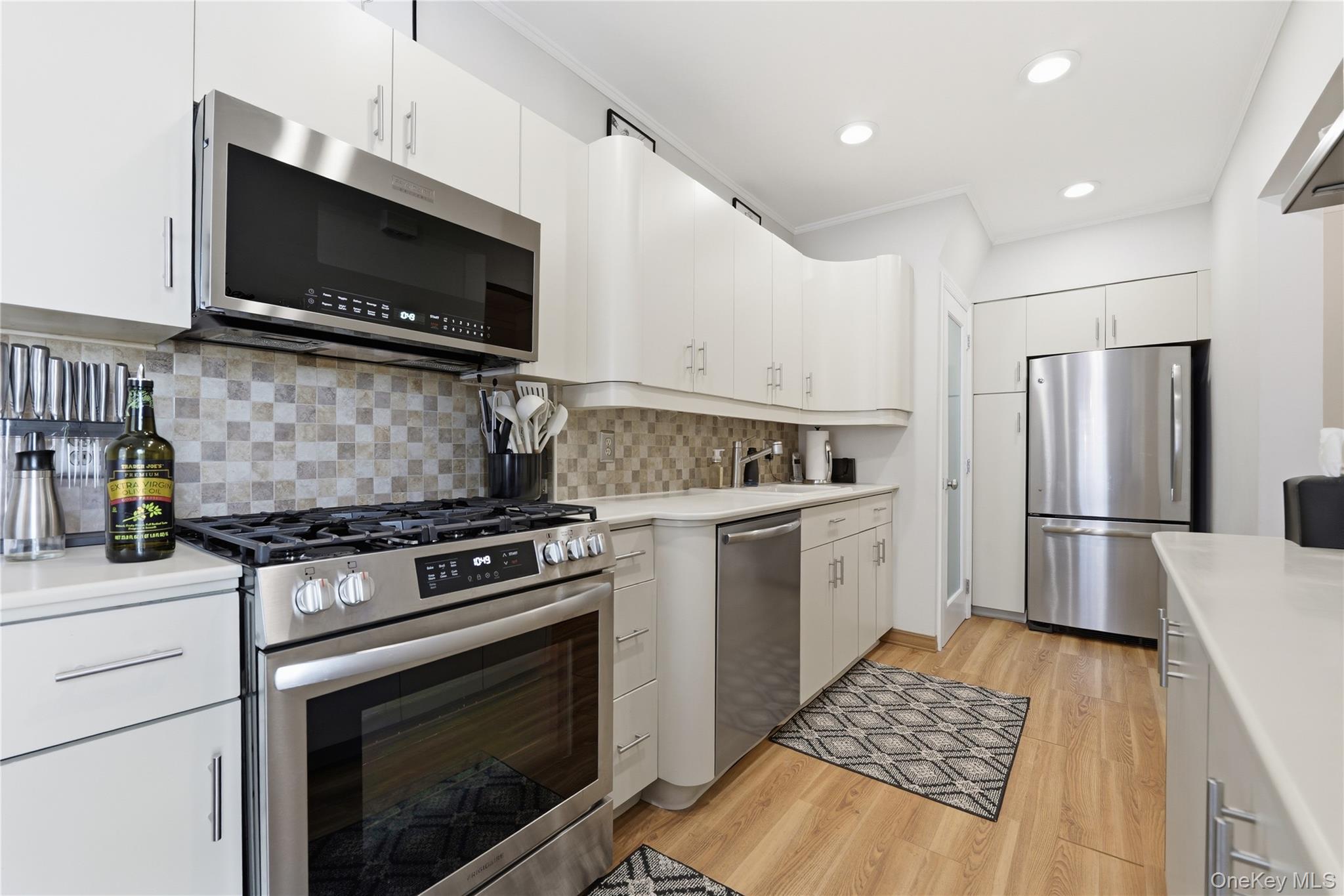 6483 83rd Place Property Photo 12