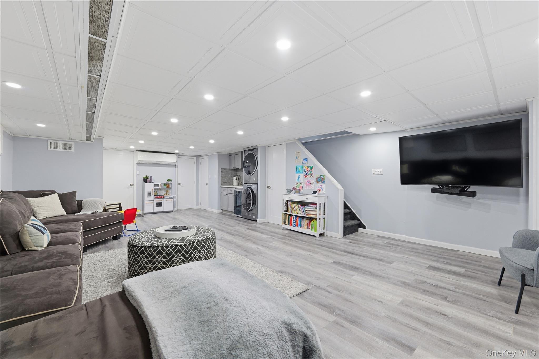 6483 83rd Place Property Photo 23