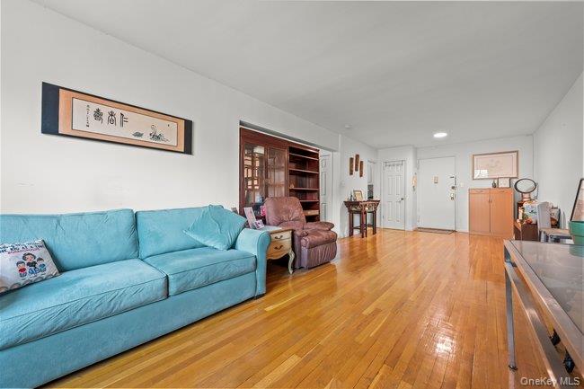 142-05 Roosevelt Avenue #539 Property Photo 3