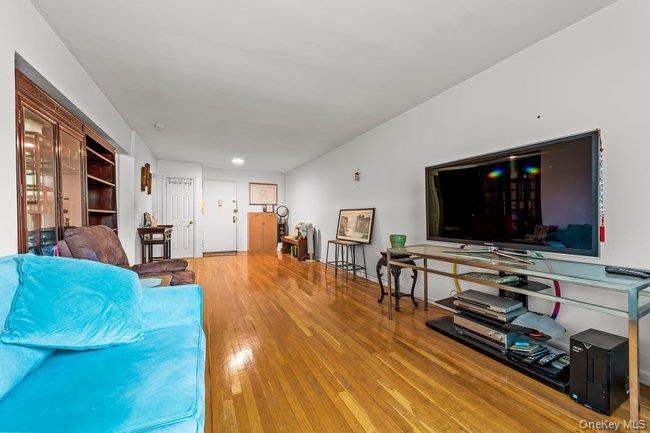 142-05 Roosevelt Avenue #539 Property Photo 4
