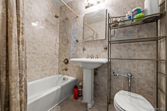 142-05 Roosevelt Avenue #539 Property Photo 11