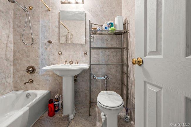 142-05 Roosevelt Avenue #539 Property Photo 12