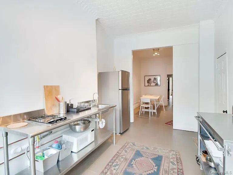 181 Irving Avenue Property Photo 15