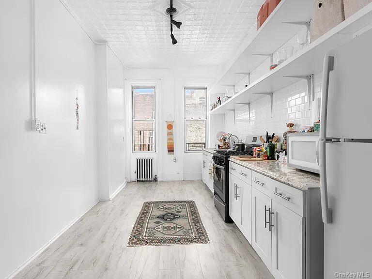 181 Irving Avenue Property Photo 14