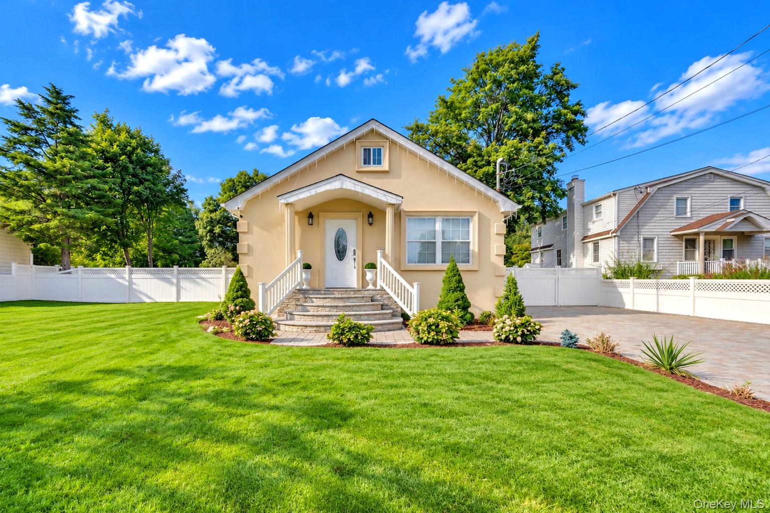 45 Matthews Avenue Property Photo 1