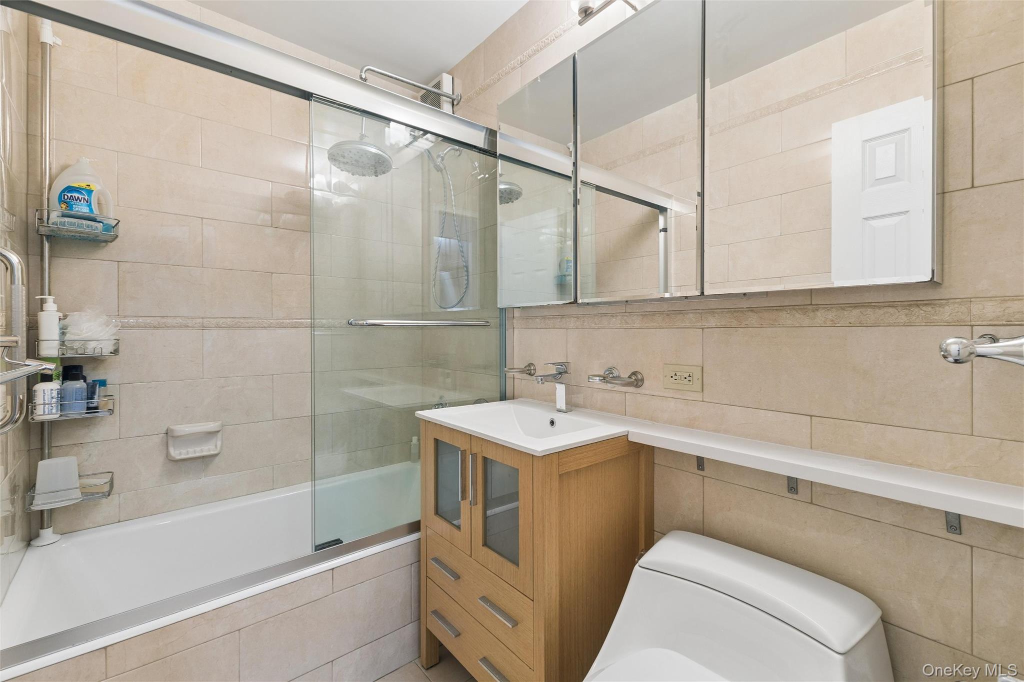 70-25 Yellowstone Boulevard 3x Property Photo 6