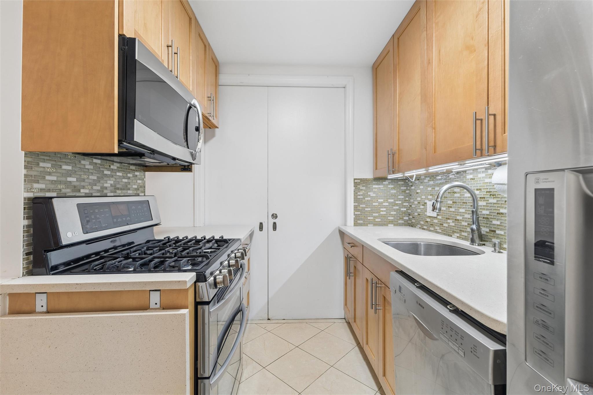 70-25 Yellowstone Boulevard 3x Property Photo 7