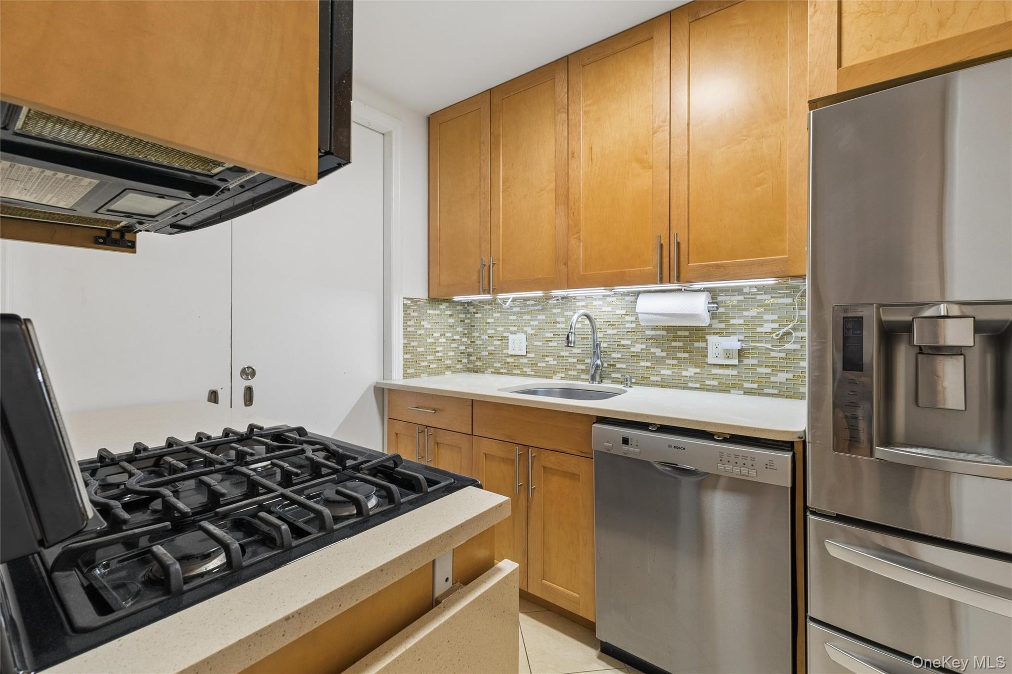 70-25 Yellowstone Boulevard 3x Property Photo 8