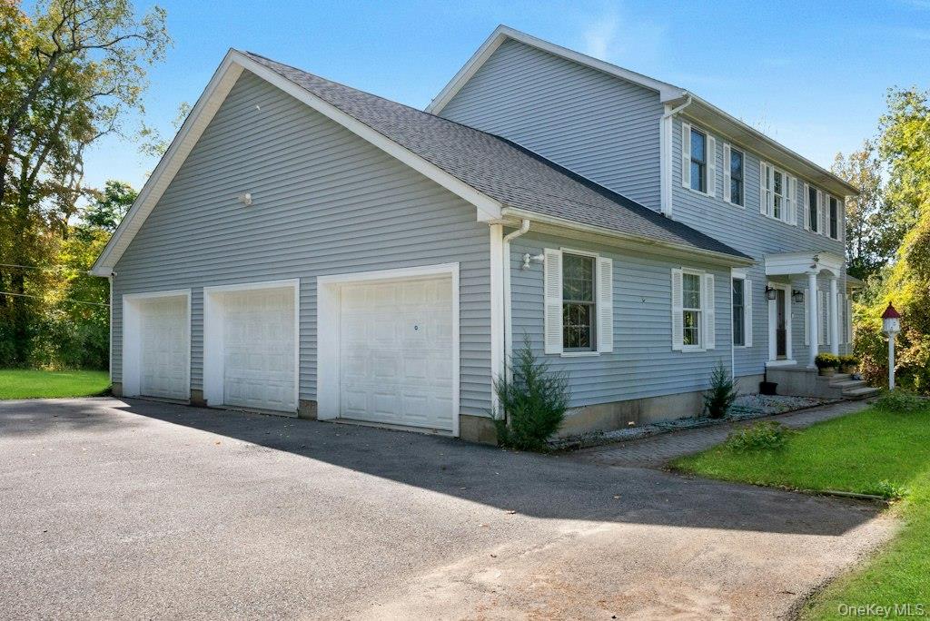 74 Temby Drive Property Photo 2
