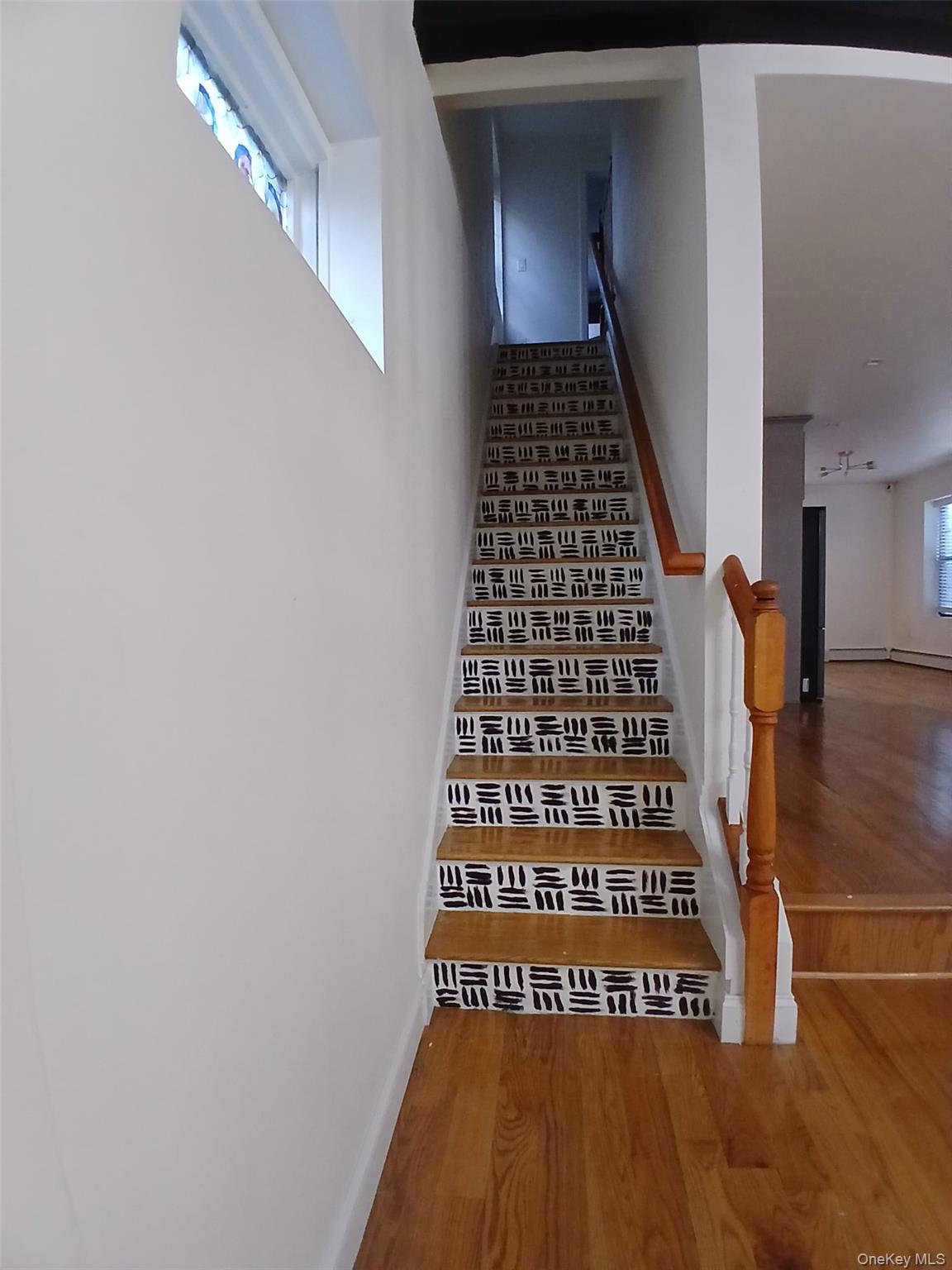 20507 Murdock Avenue Property Photo 5