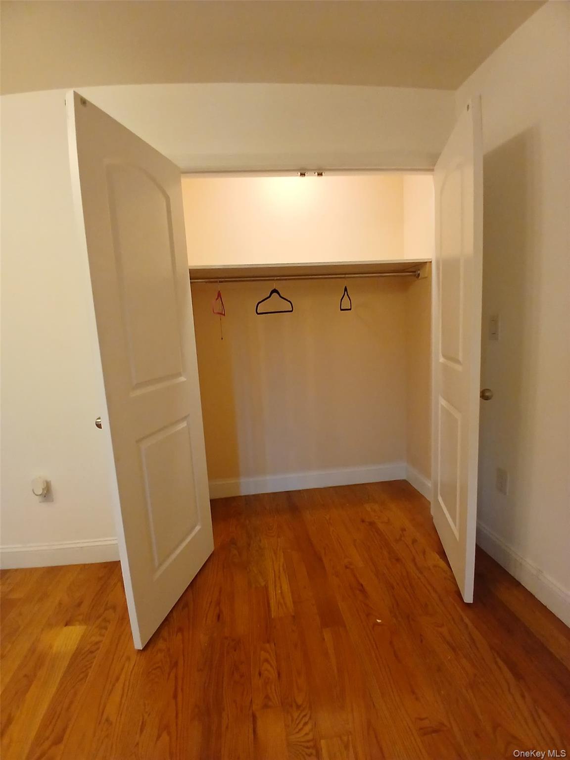 20507 Murdock Avenue Property Photo 7