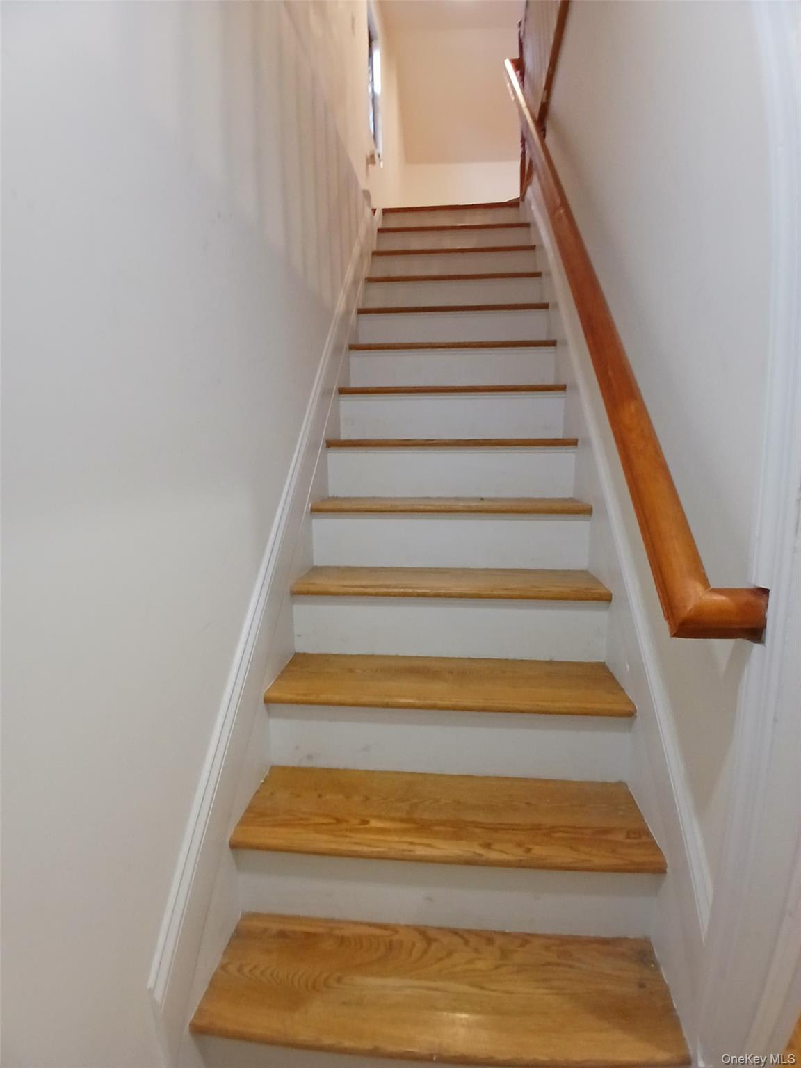 20507 Murdock Avenue Property Photo 8