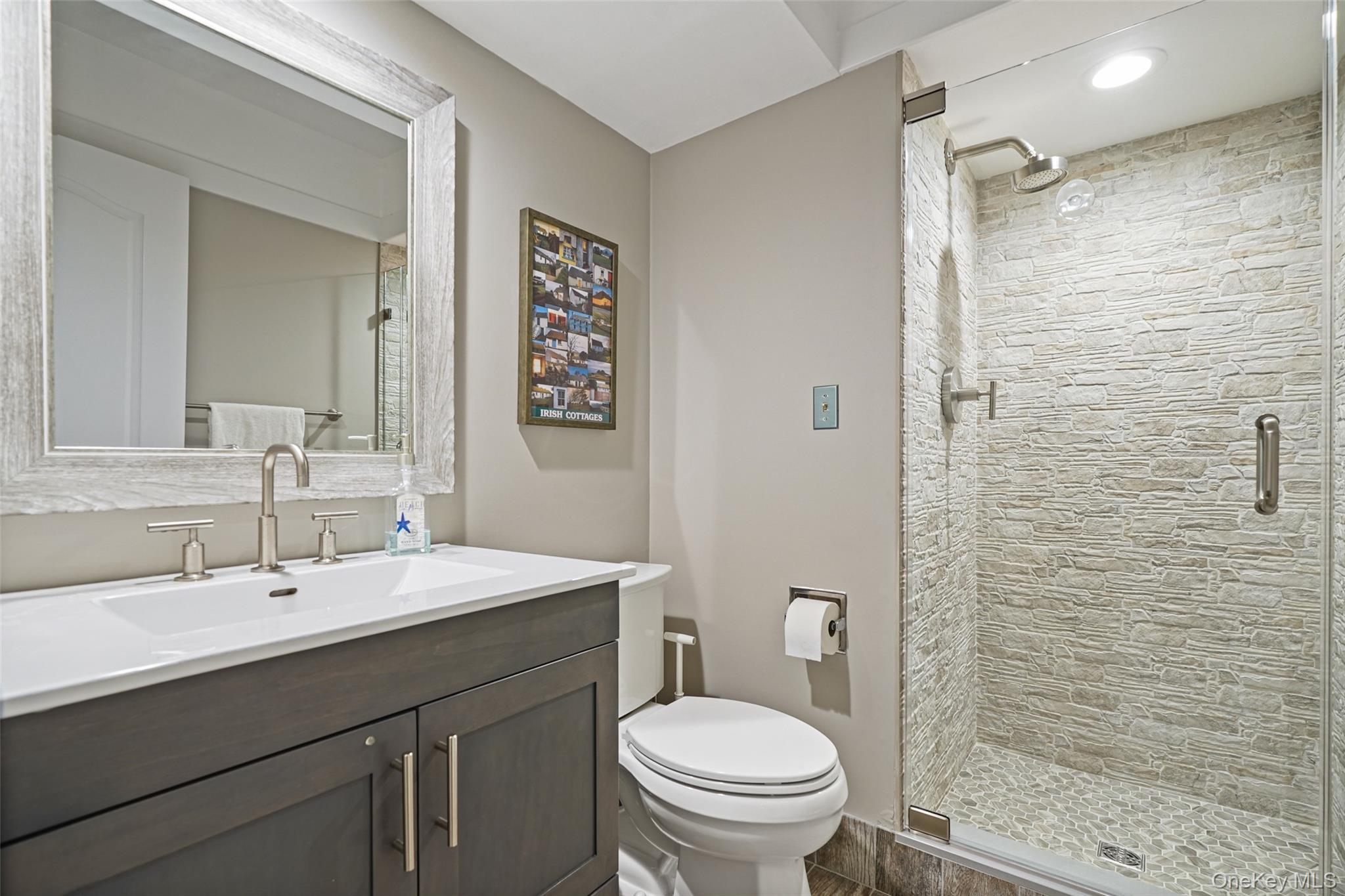 350 Heritage Hills Drive C Property Photo 16
