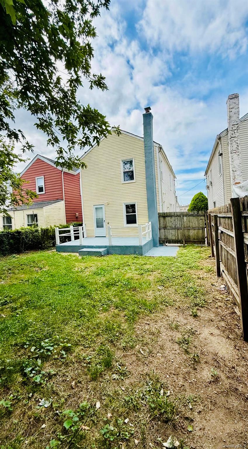 10327 219th Street Property Photo 6