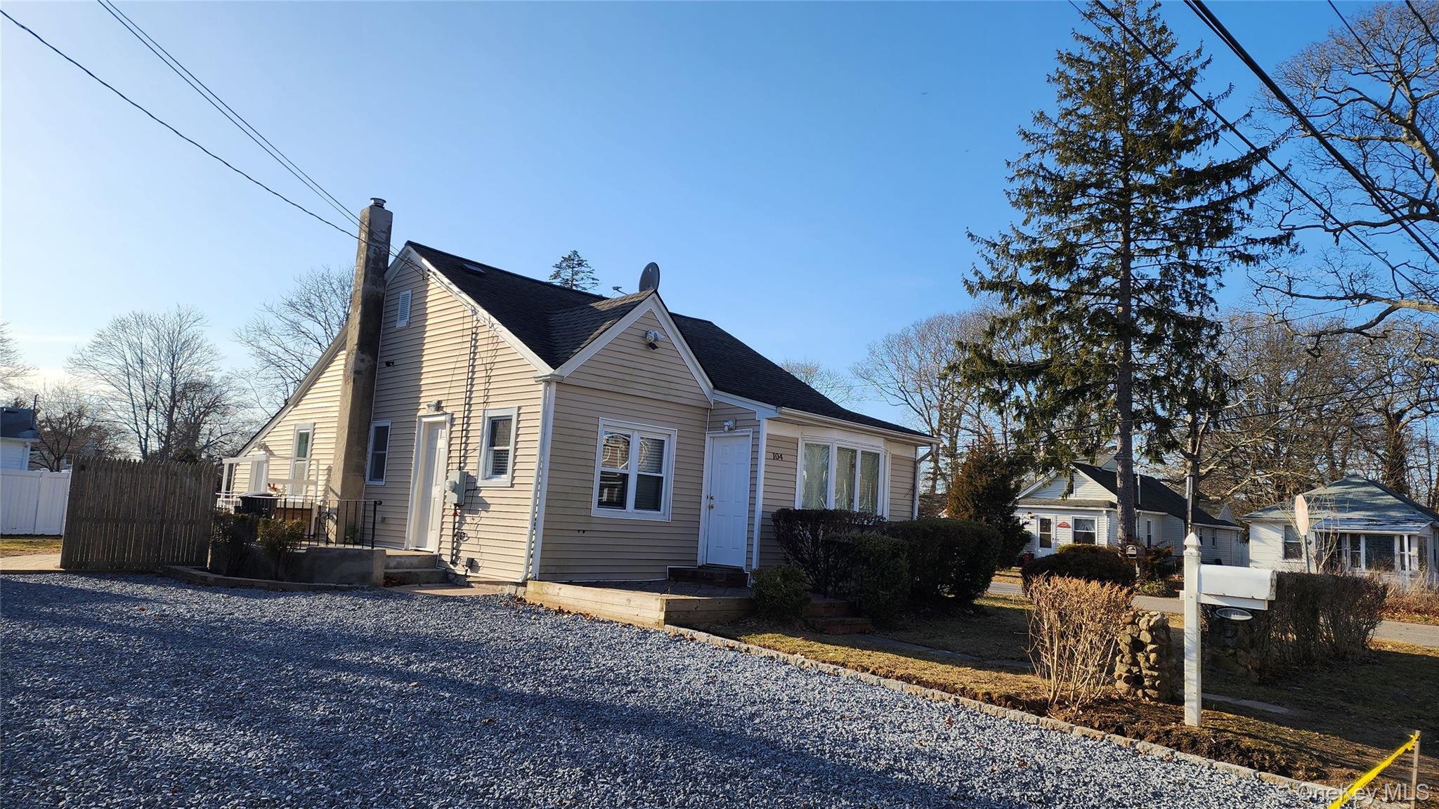 104 Moriches Drive Property Photo 2