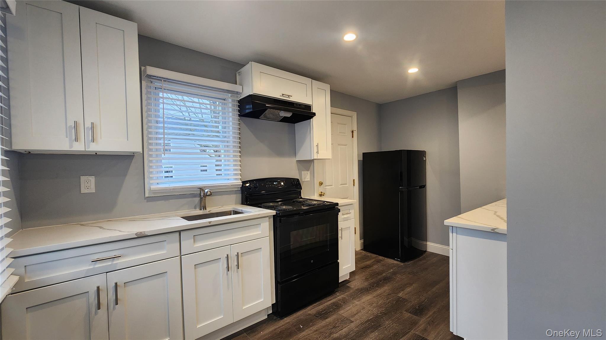 104 Moriches Drive Property Photo 3