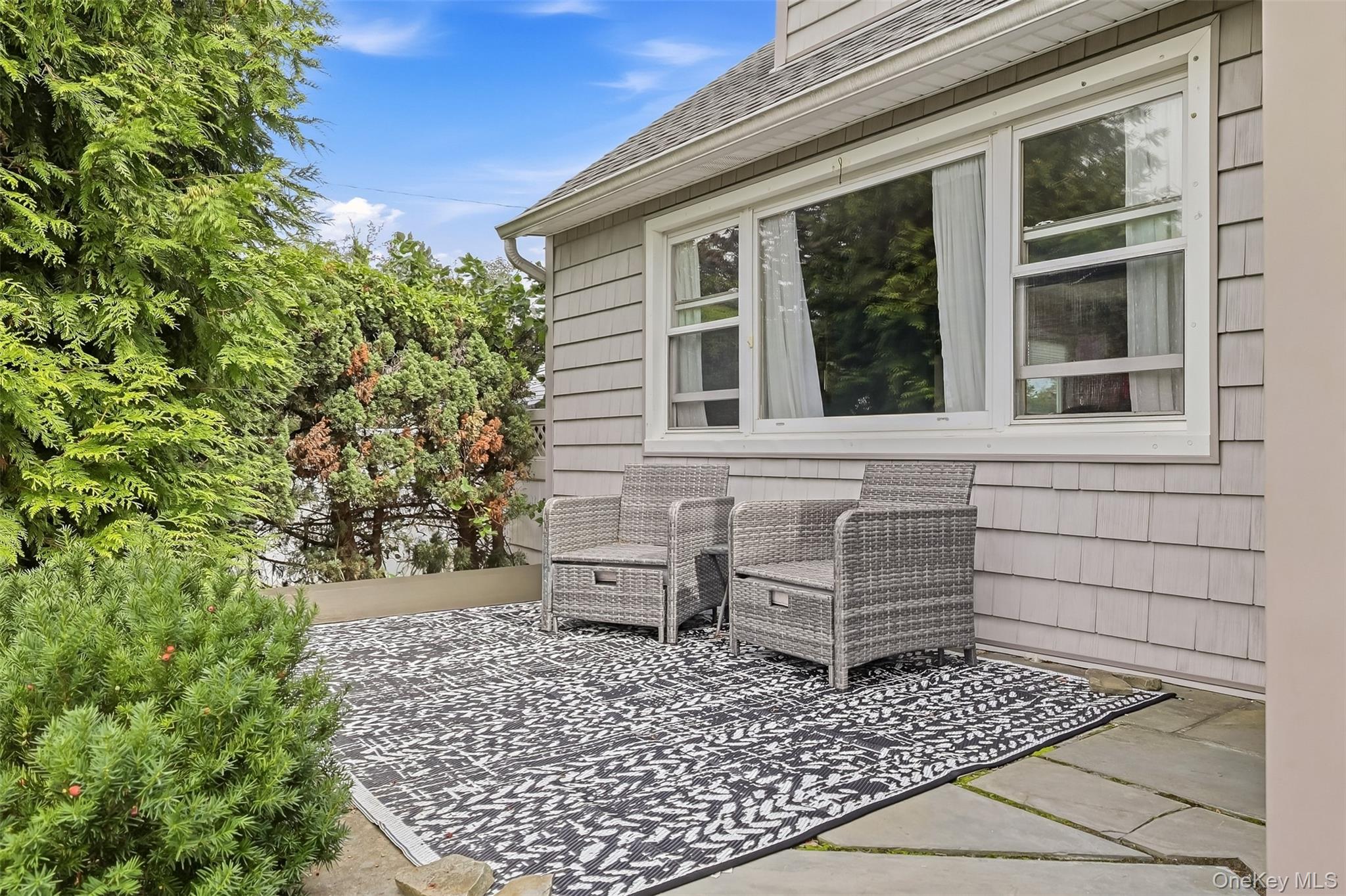 208 Island Parkway Property Photo 3