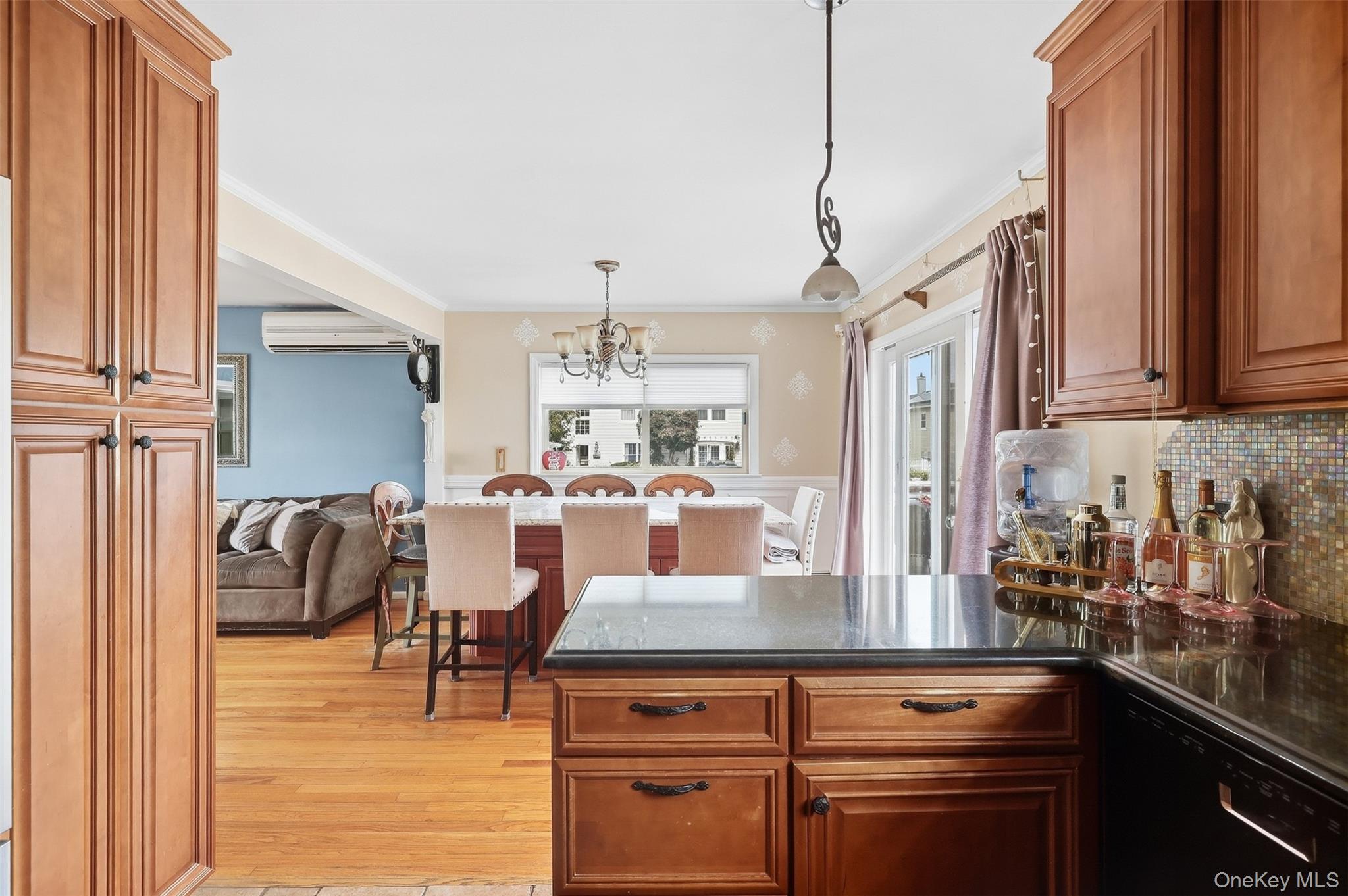 208 Island Parkway Property Photo 11