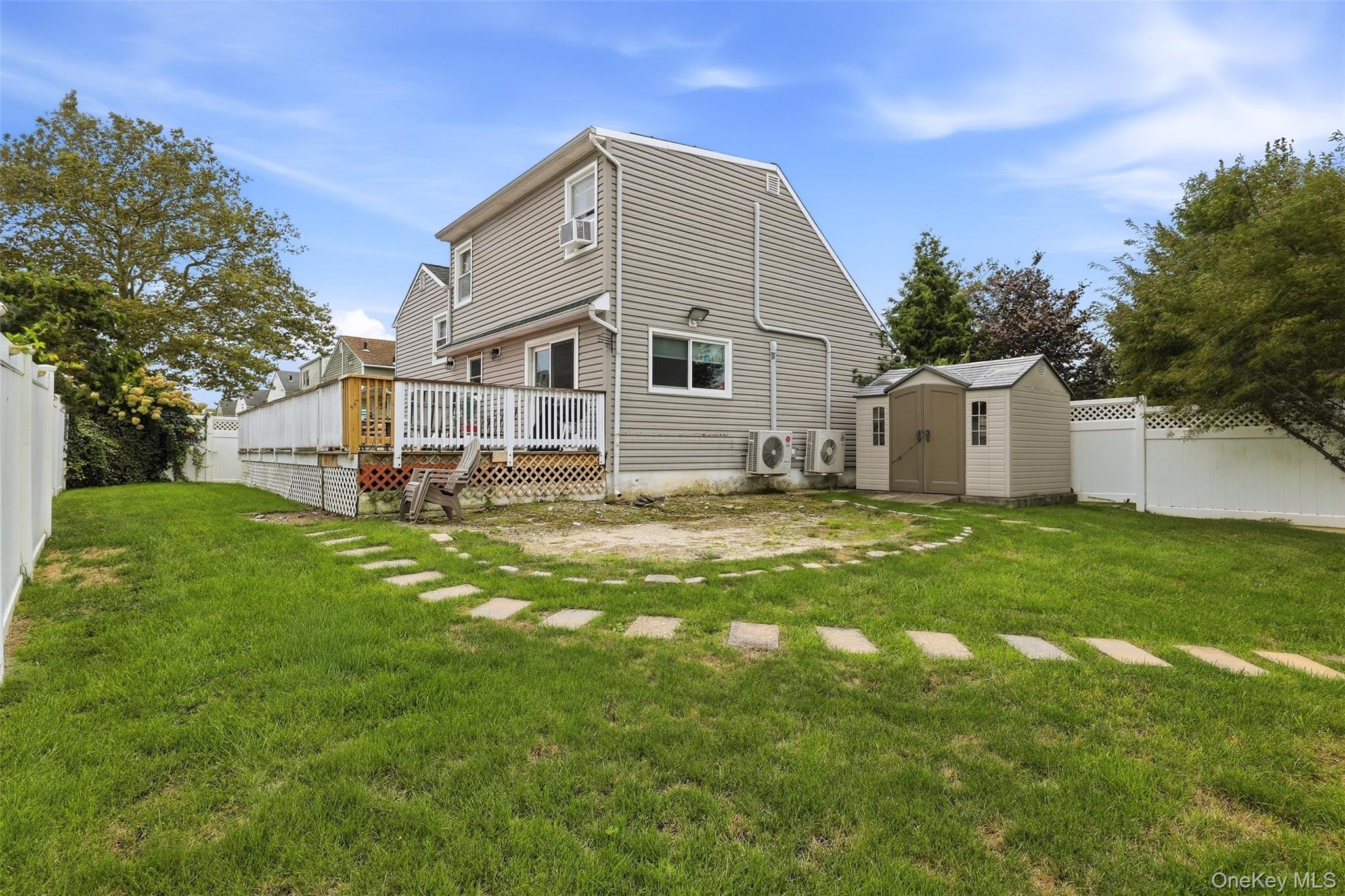 208 Island Parkway Property Photo 25