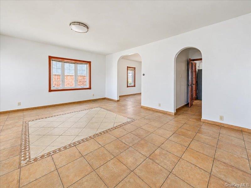 63-19 Everton Street Property Photo 7