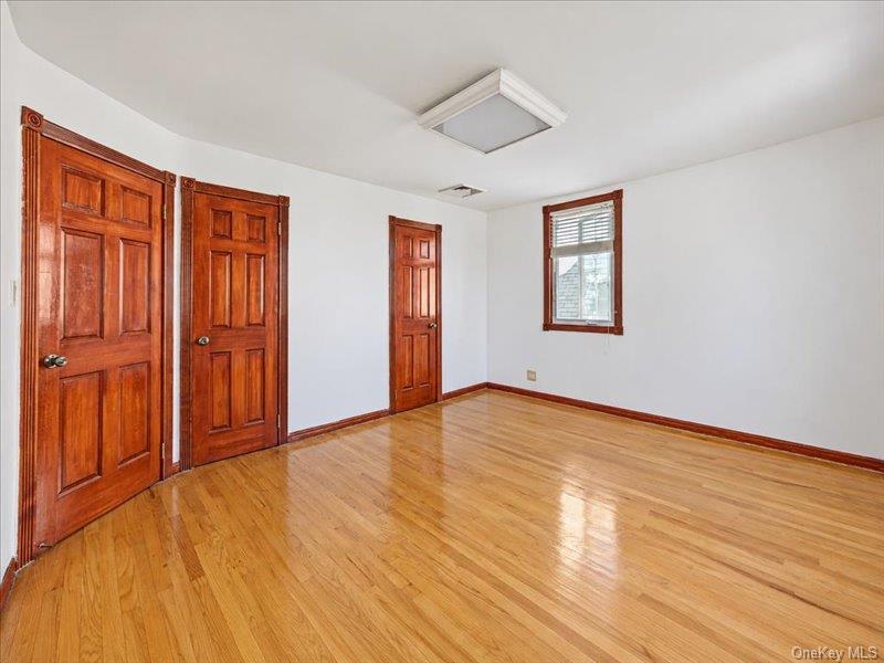 63-19 Everton Street Property Photo 14