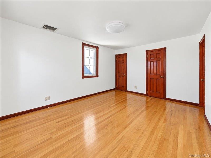 63-19 Everton Street Property Photo 17