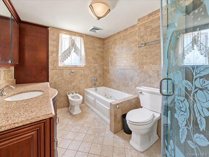 63-19 Everton Street Property Photo 18
