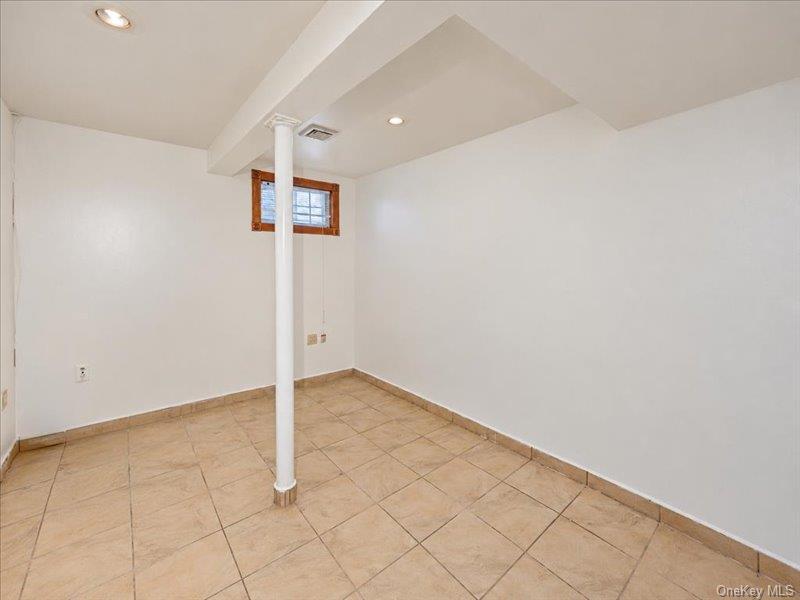 63-19 Everton Street Property Photo 25