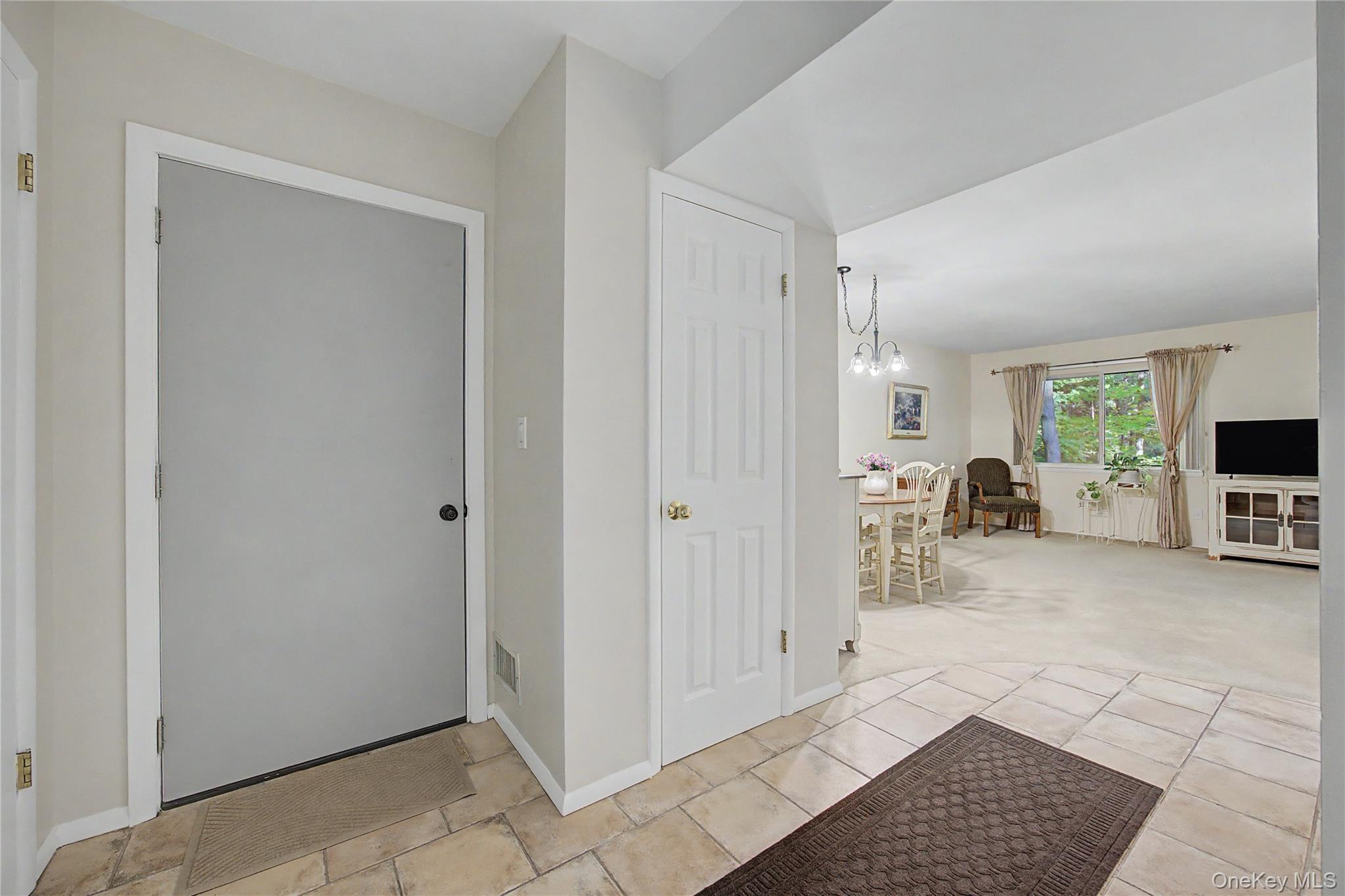 160 Carriage Court D Property Photo 3
