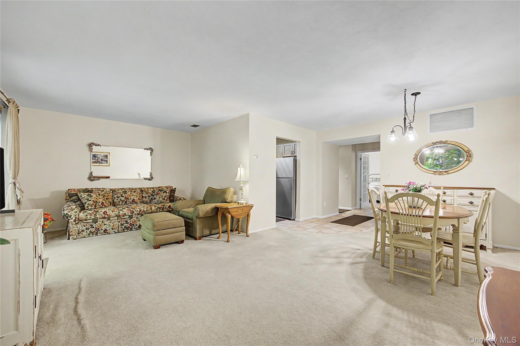 160 Carriage Court D Property Photo 6