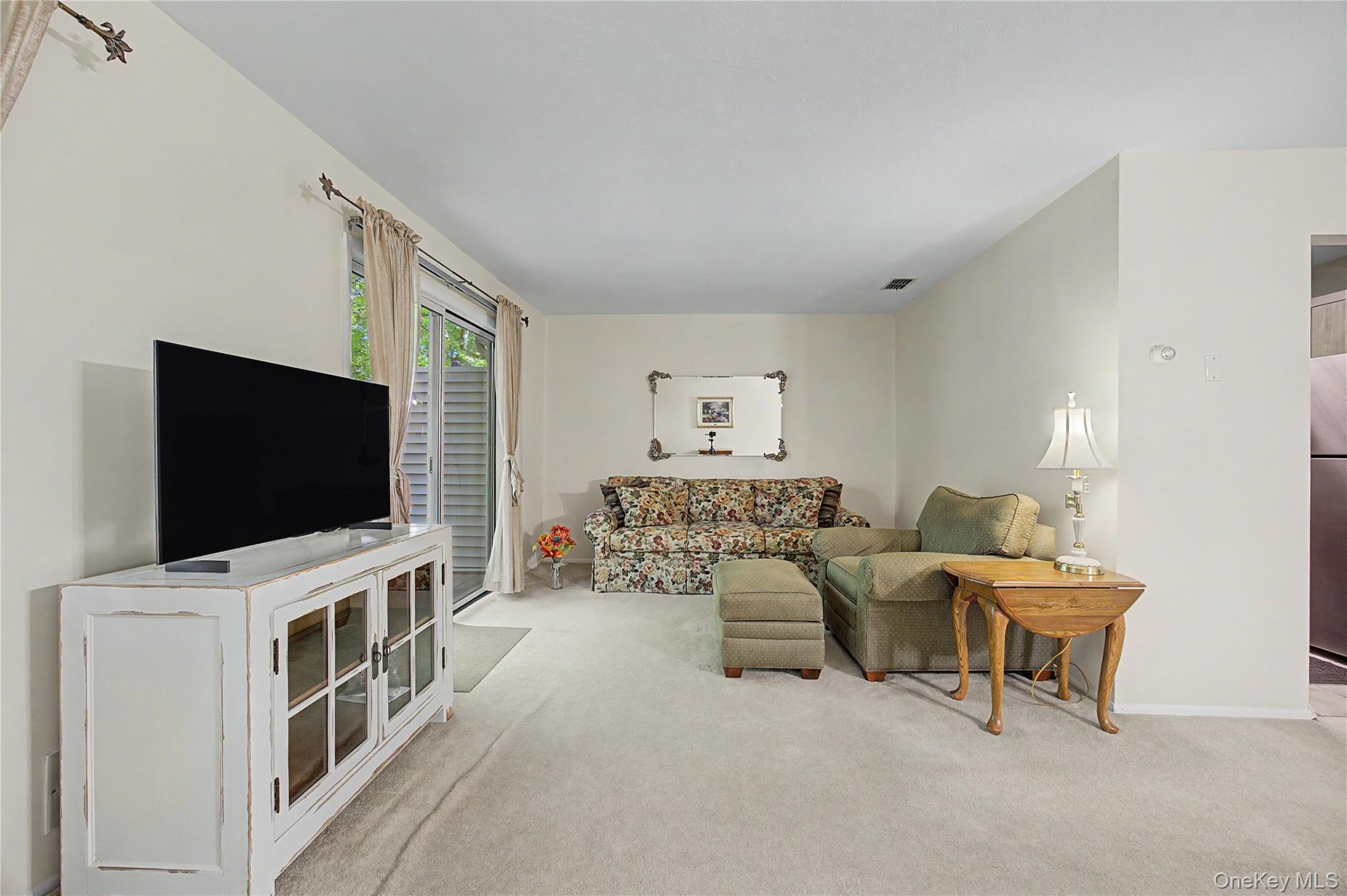 160 Carriage Court D Property Photo 7