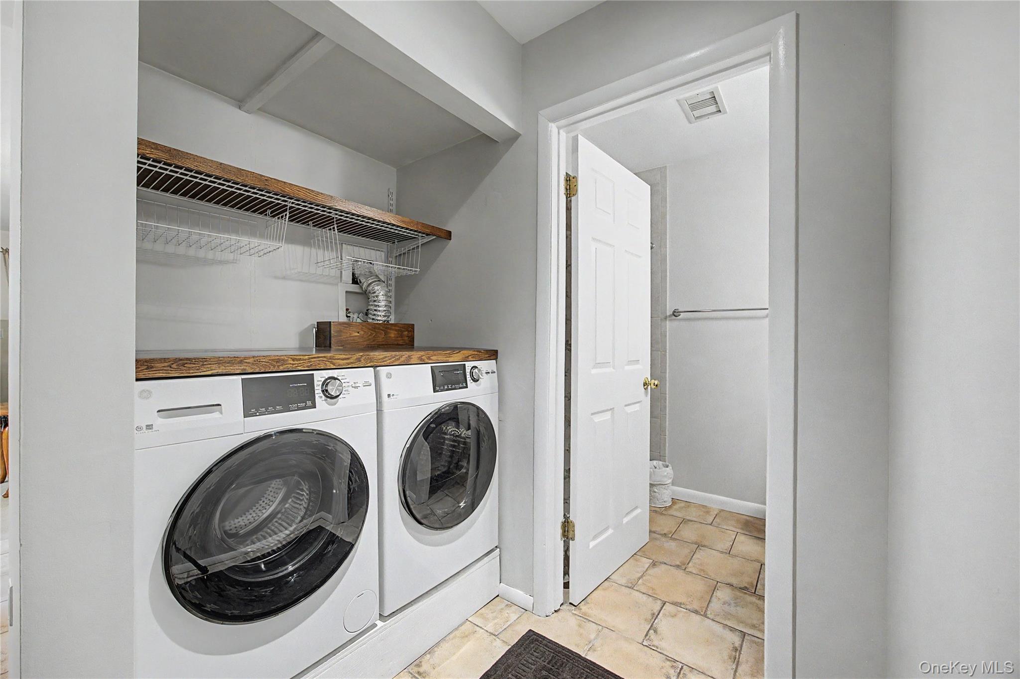 160 Carriage Court D Property Photo 16