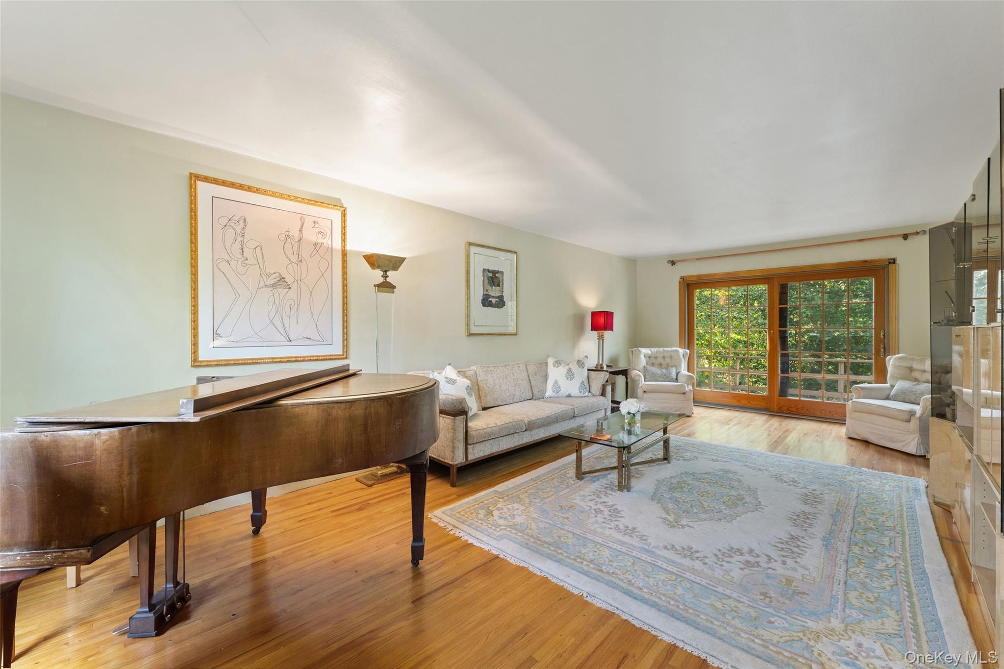 16 Cadillac Drive Property Photo 4