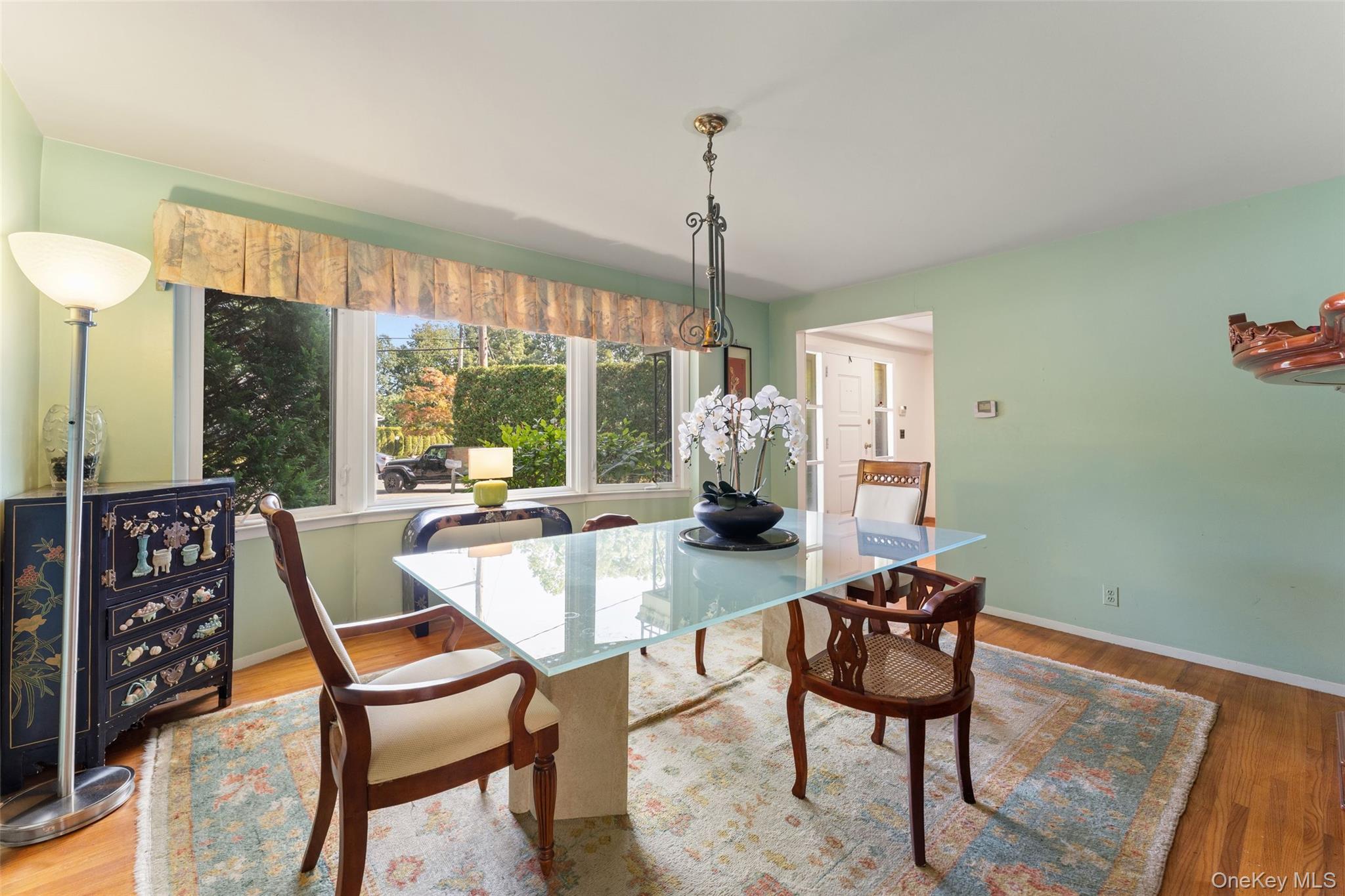 16 Cadillac Drive Property Photo 7