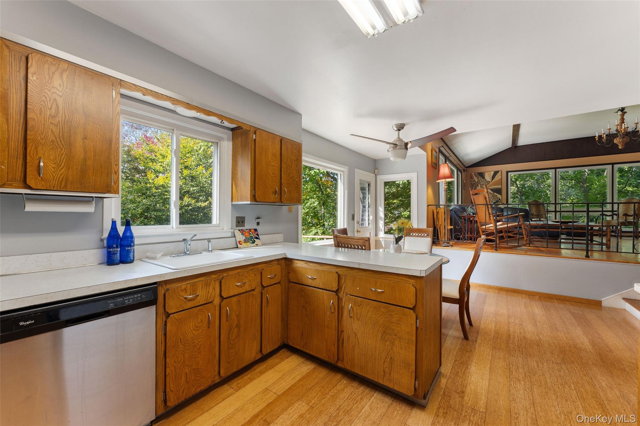 16 Cadillac Drive Property Photo 8